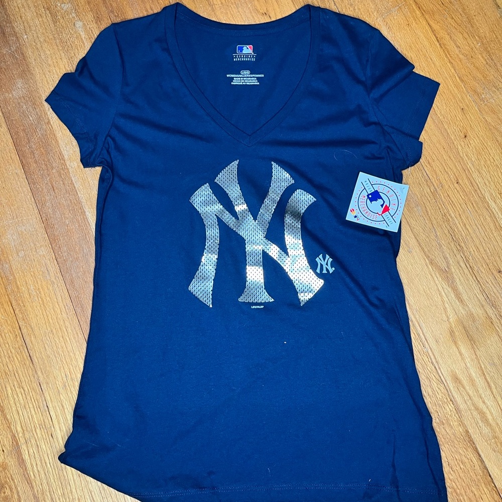 NWT NY Yankees tee